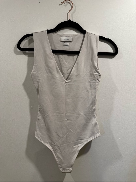 Babaton Tops - Babaton Sleeveless V-Neck Bodysuit in Cream XS